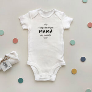 BODY MEJOR MAMA CON COLORES Y COLOCADO JUNTO OTRO BODY ENROLLADO