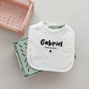 BABERO BORN IN GABRIEL SOBRE CAJA VERDE