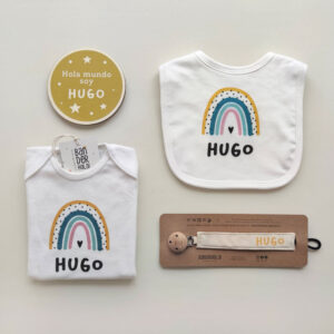 PACK BEBE ARCOIRIS HUGO SEPARADO SOBRE FONDO GRIS