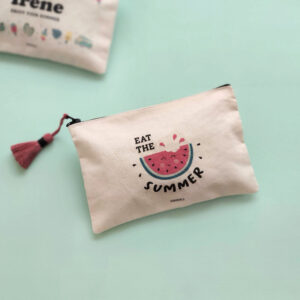 NECESER EAT THE SUMMER SOBRE FONDO VERDE